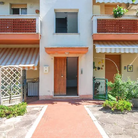 Pet Friendly In With Kitchen * Marcelli