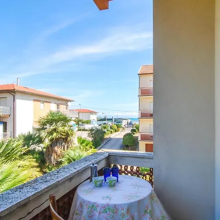 Pet Friendly In With Kitchen Apartment Marcelli