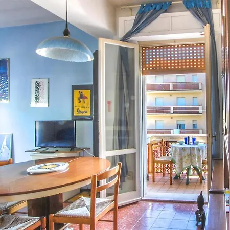 Pet Friendly In With Kitchen Apartment