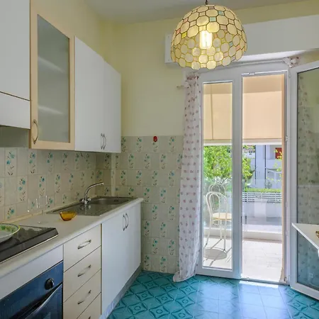 Pet Friendly In With Kitchen * Marcelli