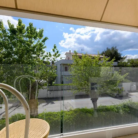 Pet Friendly In With Kitchen * Marcelli